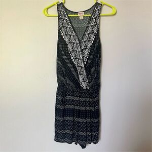Mossimo Women's S Black & White Print Sleeveless Romper Jumpsuit Casual